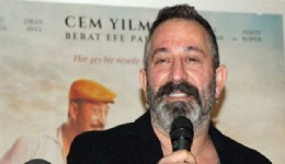 Ünlü komedyen Cem Yılmaz hastaneye kaldırıldı