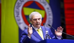 Aziz Yıldırım’dan önceki yönetime sert eleştiri: Fenerbahçe’nin malına kimse çökemez