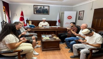 Bayram namazından etkilenip Müslüman oldu