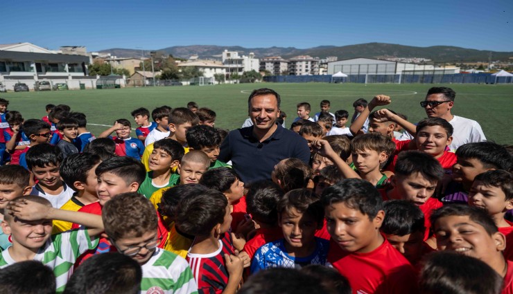 Bornova'da 9 eylül heyecanı futbolla yaşandı