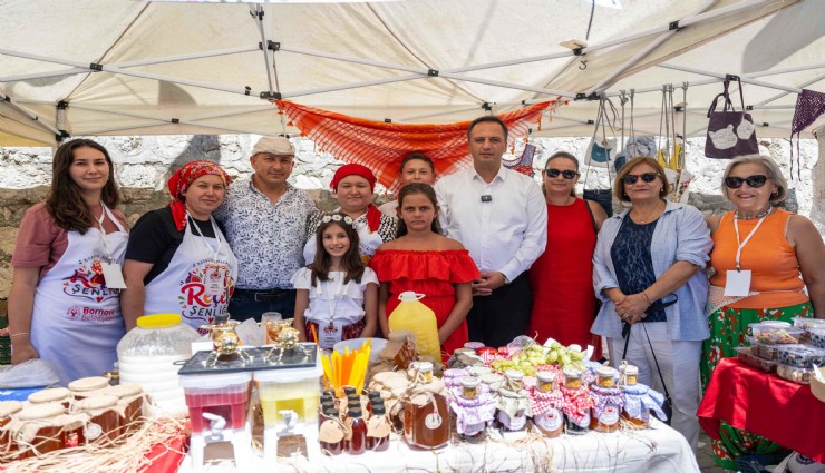 Bornova’da reçel şenliği renkli görüntülere sahne oldu