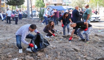 Buca’da Dünya Temizlik Günü’nde sokaklar baştan aşağı temizlendi