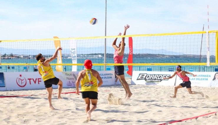 Çeşme’de Uluslararası Grand Slam Plaj Voleybolu heyecanı