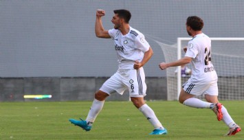 Ceyhun Gülselam, profesyonel futbol kariyerini sonlandırdı