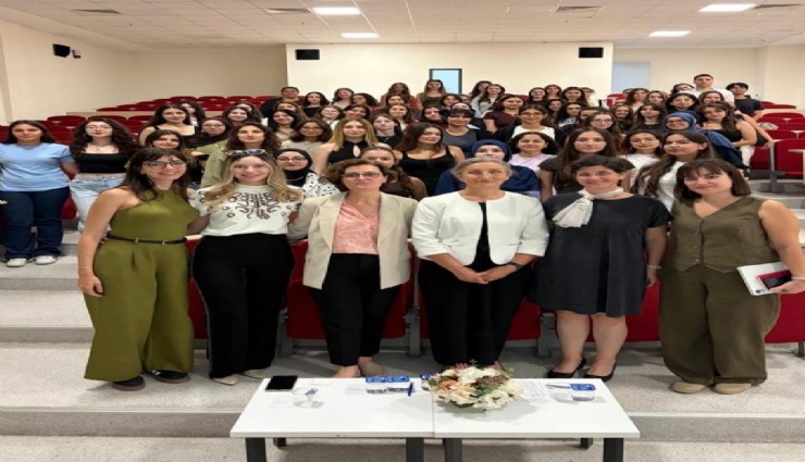 Ege Üniversitesi Sağlık Bilimleri Fakültesi yeni öğrencilerini karşıladı