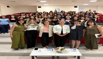 Ege Üniversitesi Sağlık Bilimleri Fakültesi yeni öğrencilerini karşıladı