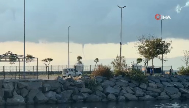 İstanbul’da sabahın erken saatlerinde hortum görüntülendi