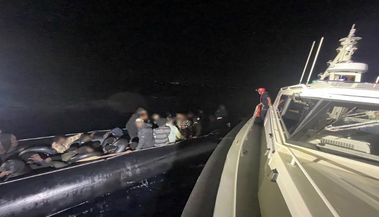 İzmir açıklarında göçmen operasyonu: 56 kişi yakalandı