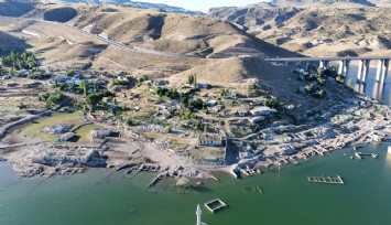 Kars’ta sular çekildi, eski köy ortaya çıktı