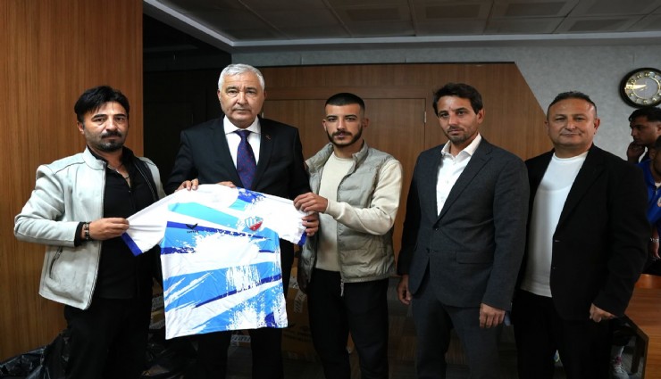 Kemalpaşa'da 15 amatör futbol kulübü ve güreş takımına destek