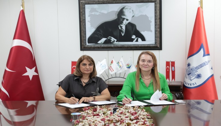 Konak'ta kadın cinayetleri için farkındalık