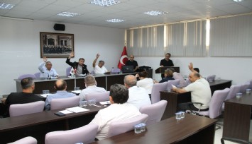 Kula’da spor salonu projesi meclisi karıştırdı
