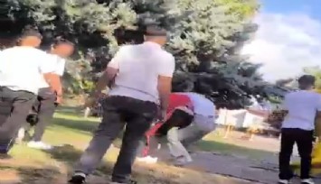 Malatya’da 17 yaşındaki çocuğa parkta saldırı: Dehşet anlarını ailesine gönderdiler