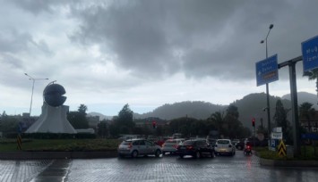Marmaris’te sağanak yağış