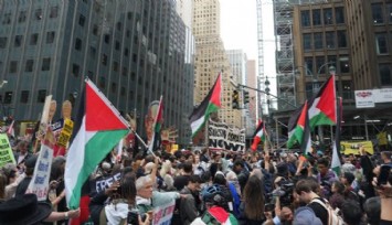 New York’ta Netanyahu protestosu: Binlerce kişi Özgür Filistin sloganlarıyla yürüdü