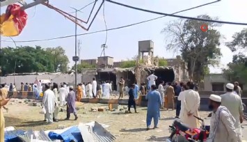 Pakistan'da camide intihar saldırısı: 15 can kaybı, 50'den fazla yaralı