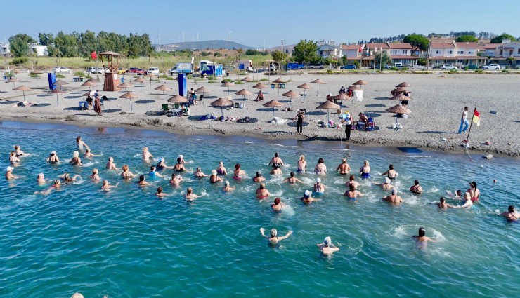 Seferihisar’da Dünya Barış Günü’ne denizde pilatesle başlangıç