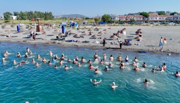 Seferihisar’da Dünya Barış Günü’ne denizde pilatesle başlangıç