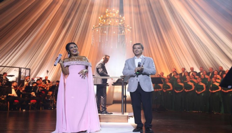 Zeki Müren'in vasiyeti salonda yankılandı: Sanat Güneşi böyle anıldı